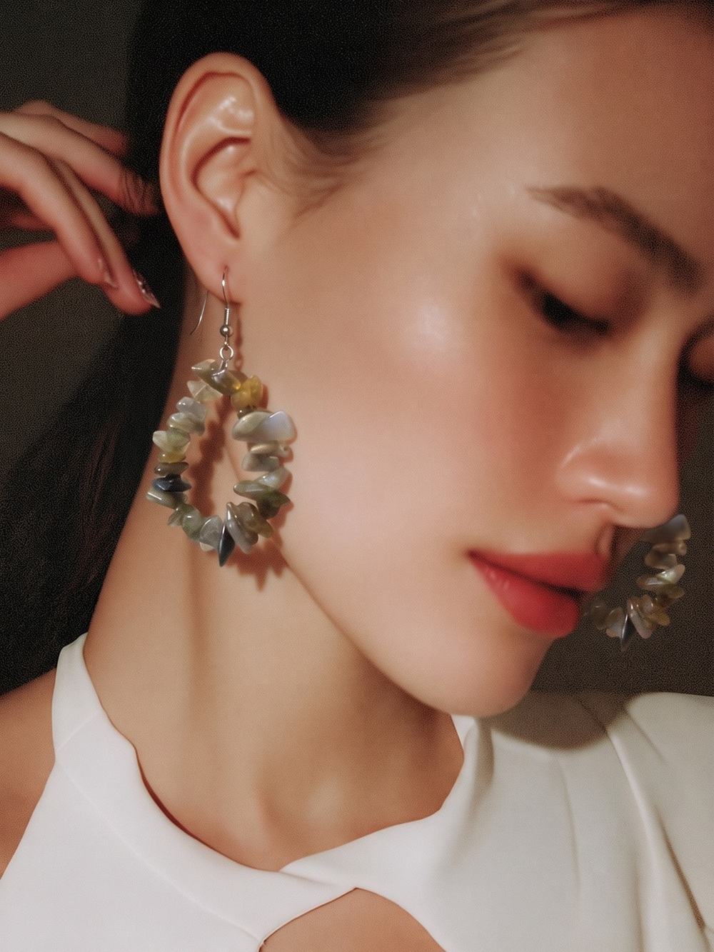 Labradorite Chip Hoop Earrings – Gray Gemstone Hoop Earrings☑️